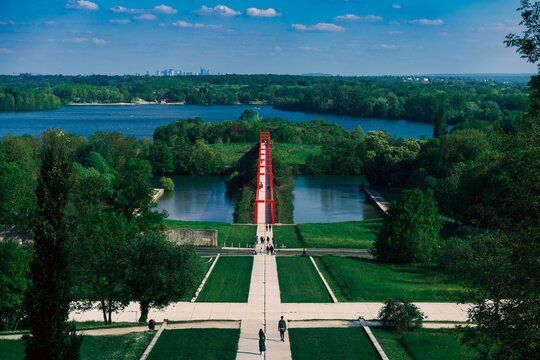 Équipe de sécurité Le But Sécurité en surveillance d’un entrepôt logistique dans le Val-d’Oise