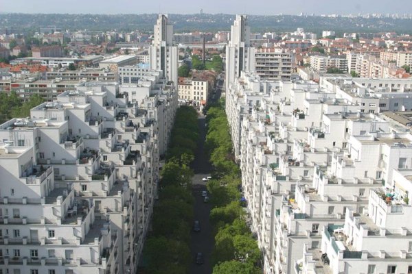Agent de sécurité professionnel en intervention à Villeurbanne